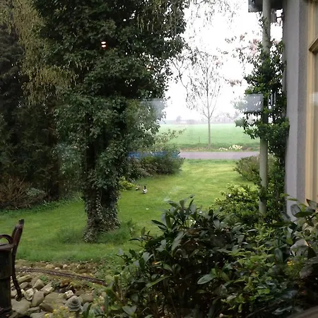 לינה וארוחת בוקר Het Kleine Landshuis *